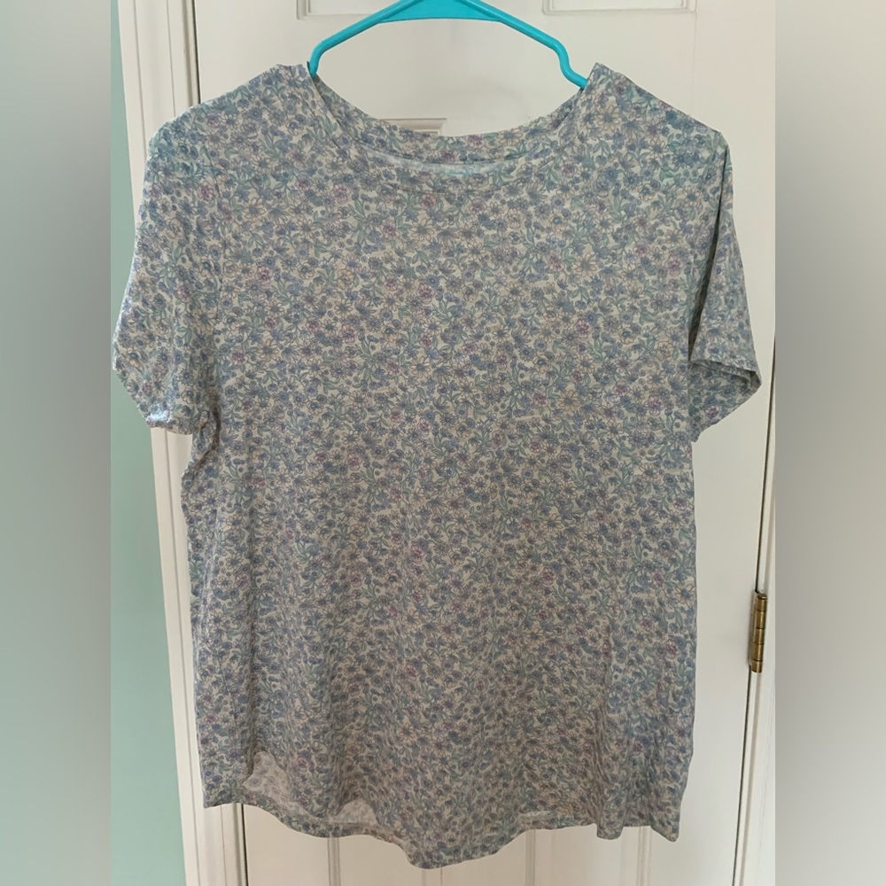 Women’s Old Navy Shortsleeved Medium Floral Shirt